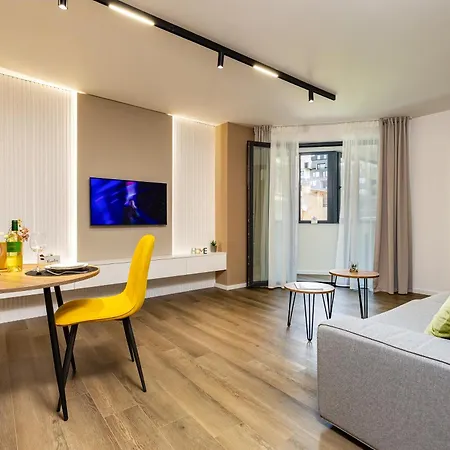 Two Stylish 1bd With Desk In Karshiaka By Flat Manager Apartment